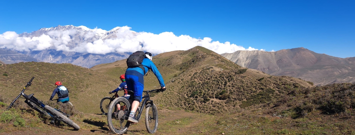 Annapurna circuit mountain bike tour