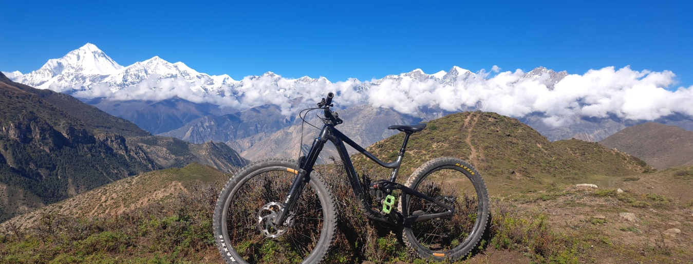 Annapurna circuit mountain bike tour