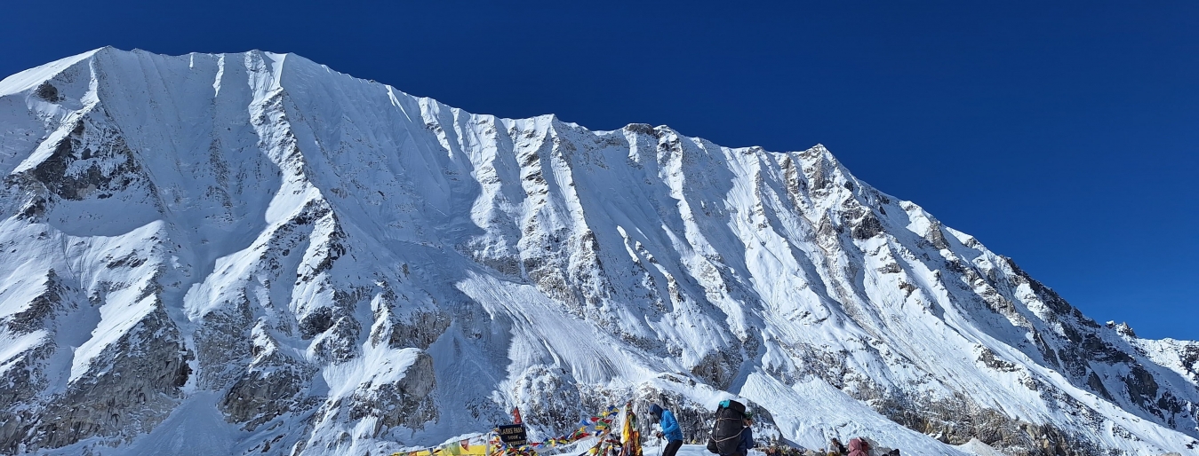 Manaslu circuit trek