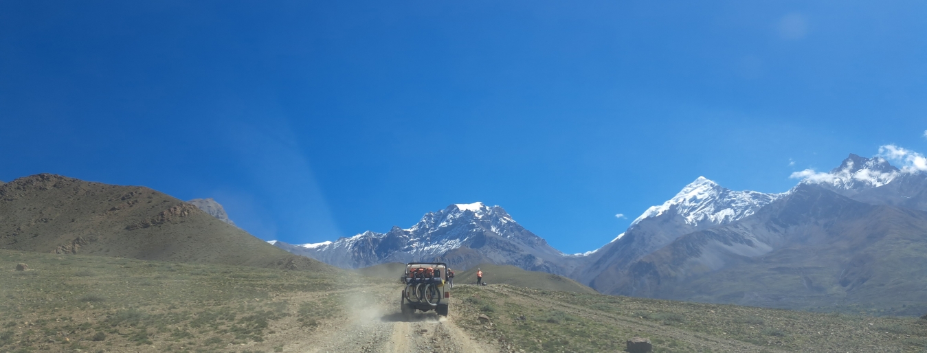 Annapurna circuit mountain bike tour